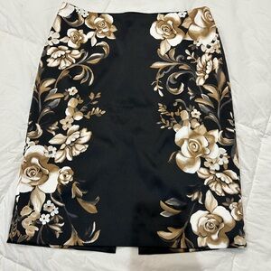 White House Black Market Black and Cream Floral Pencil Skirt